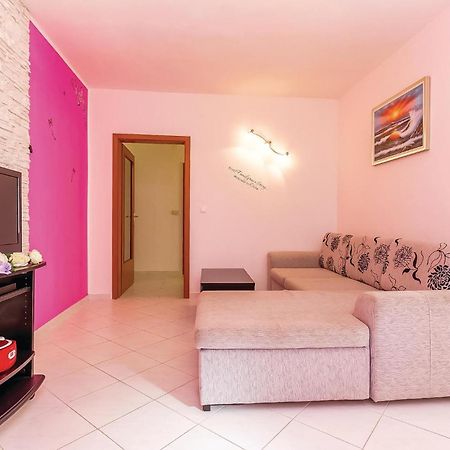 Awesome Apartment In Dobrinj With Wifi מראה חיצוני תמונה