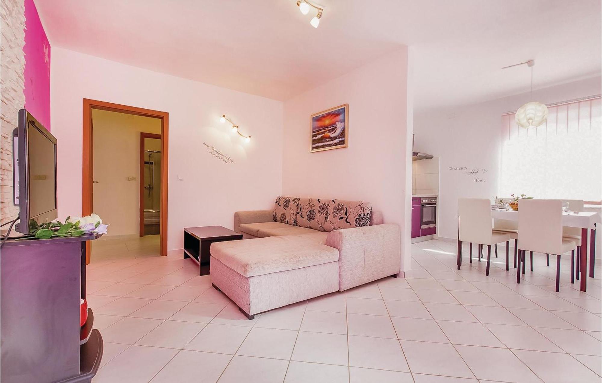 Awesome Apartment In Dobrinj With Wifi מראה חיצוני תמונה