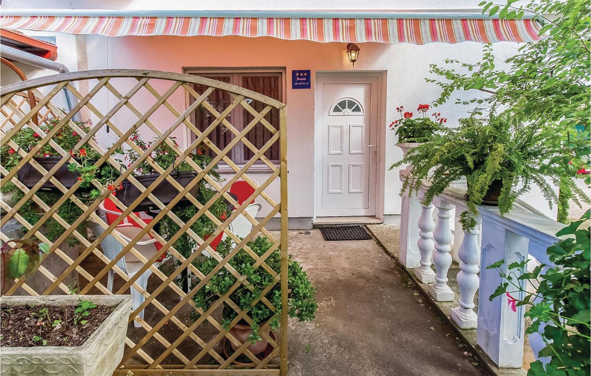 Awesome Apartment In Dobrinj With Wifi מראה חיצוני תמונה