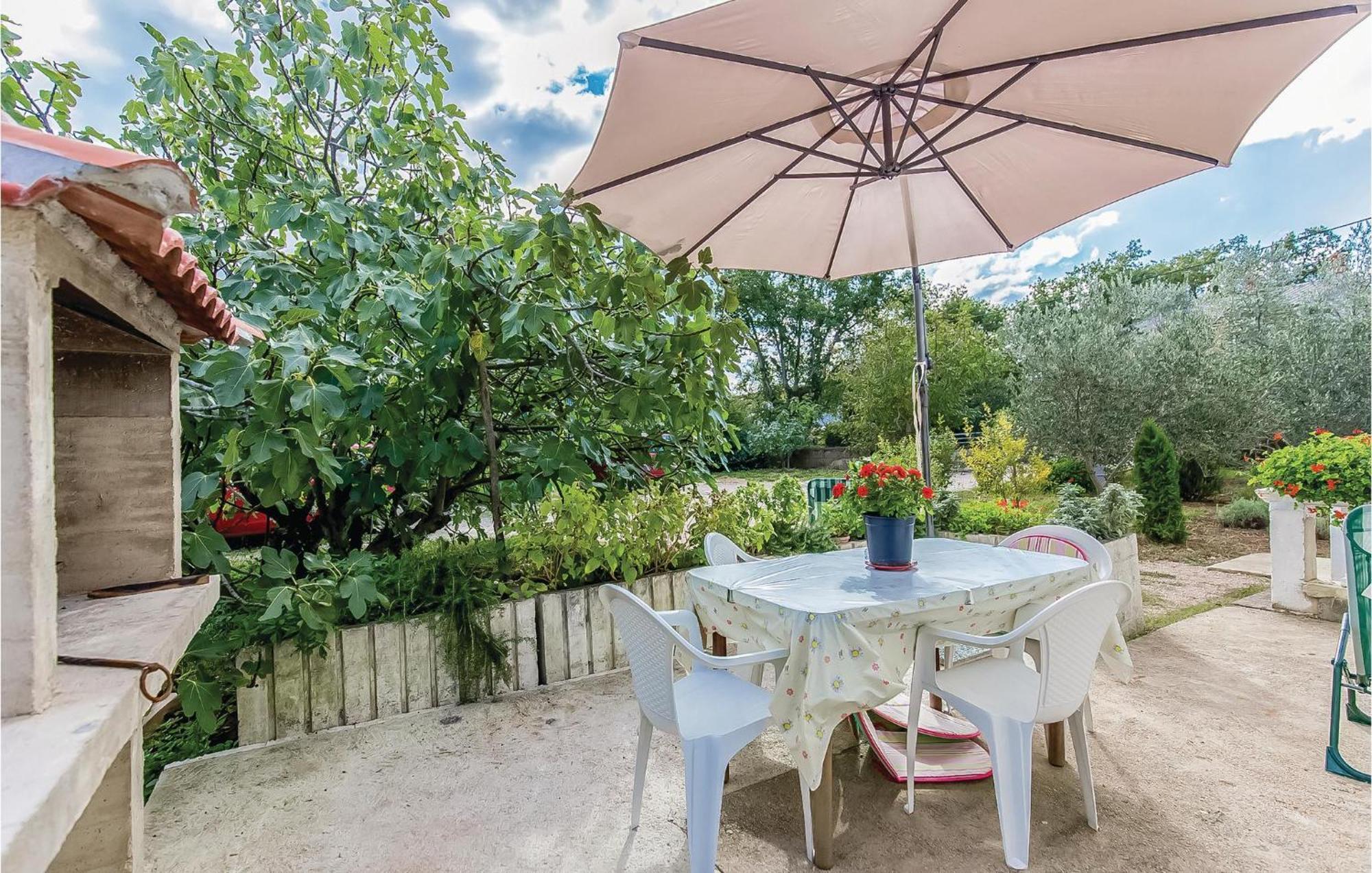Awesome Apartment In Dobrinj With Wifi מראה חיצוני תמונה